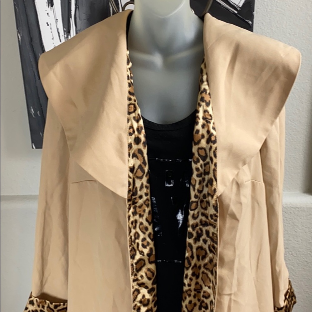 Allison Woods soft thin trench coat - Picture 3 of 5